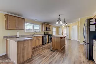 1030 N Summer Sweet Ln, Dewey-Humboldt, AZ 86327 - Photo 8