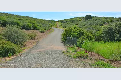 851 S Apache Knolls Trail, Dewey-Humboldt, AZ 86327 - Photo 4