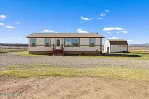 325 E Houston Rd, Paulden, AZ 86334 - Photo 1