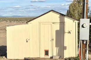 54125 N Mariposa Ln, Seligman, AZ 86337 - Photo 32
