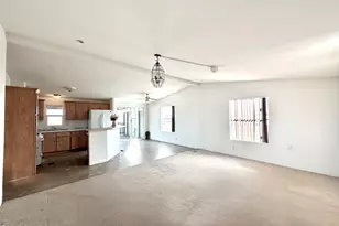 54125 N Mariposa Ln, Seligman, AZ 86337 - Photo 2