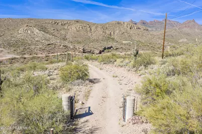 35220 S Rebel Pass, Morristown, AZ 85342 - Photo 22