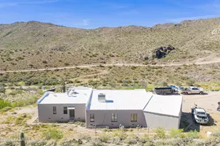 35220 S Rebel Pass, Morristown, AZ 85342 - Photo 20