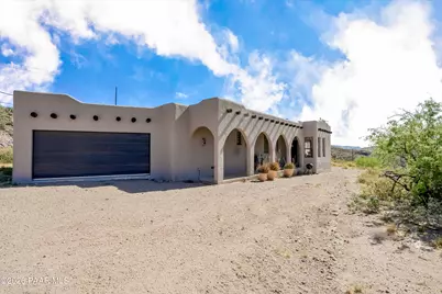 35220 S Rebel Pass, Morristown, AZ 85342 - Photo 2