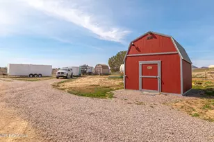 1285 W Kings Ct, Paulden, AZ 86334 - Photo 12