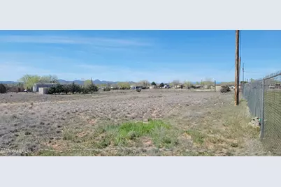 25310 N Enid Drive, Paulden, AZ 86334 - Photo 8