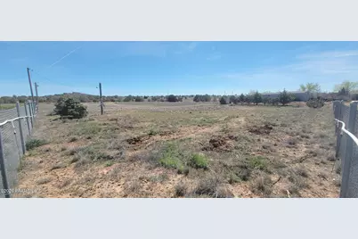 25365 N Cedar Drive, Paulden, AZ 86334 - Photo 2