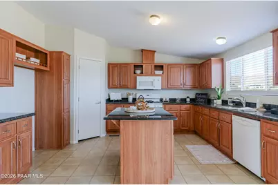 1625 N Hidden Valley Way, Dewey-Humboldt, AZ 86327 - Photo 4