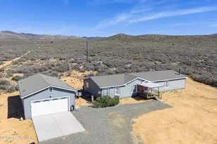 33 S Jay Bird Ln, Dewey-Humboldt, AZ 86327 - Photo 2