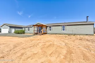 33 S Jay Bird Ln, Dewey-Humboldt, AZ 86327 - Photo 1