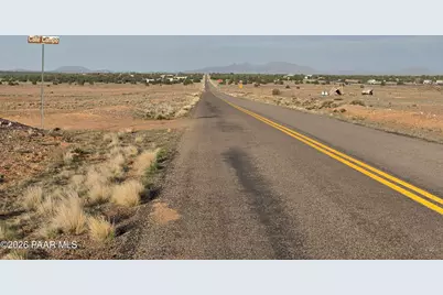 000 Fort Rock Road, Seligman, AZ 86337 - Photo 6