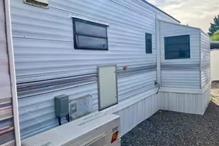 19101 E Palm Ln, Black Canyon City, AZ 85324 - Photo 30