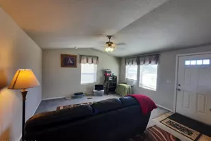 37500 W Bullet Rd, Seligman, AZ 86337 - Photo 12