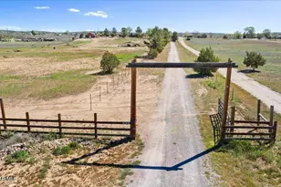 25325 N Naples St, Paulden, AZ 86334 - Photo 2