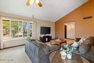 25325 N Naples St, Paulden, AZ 86334 - Photo 6