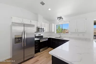 7300 E Grandview Drive, Prescott Valley, AZ 86314 - Photo 10