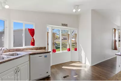 2923 N Kings Highway East, Prescott Valley, AZ 86314 - Photo 10