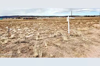 390 W Hawaii Road, Paulden, AZ 86334 - Photo 8