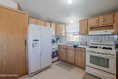 2110 N Navajo Place, Chino Valley, AZ 86323 - Photo 8