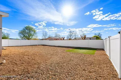 24380 N Marblehead Avenue, Paulden, AZ 86334 - Photo 16