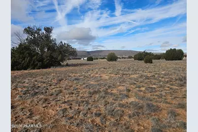 27555 W Fort Rock Road, Seligman, AZ 86337 - Photo 10