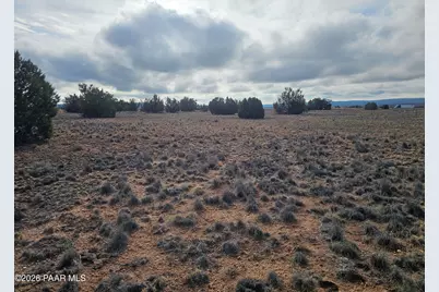 27555 W Fort Rock Road, Seligman, AZ 86337 - Photo 2