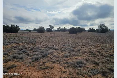 27555 W Fort Rock Road, Seligman, AZ 86337 - Photo 4
