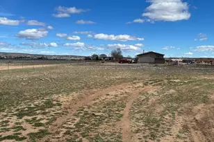 2715 W Annie Rd, Paulden, AZ 86334 - Photo 8