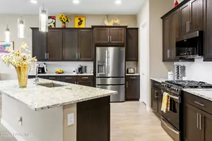 24847 N 175th Dr, Surprise, AZ 85387 - Photo 10