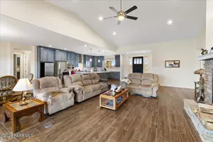 10407 N Rod Iron Rd, Prescott Valley, AZ 86315 - Photo 4