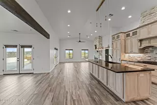 3860 Pura Vida Trl, Wickenburg, AZ 85390 - Photo 6