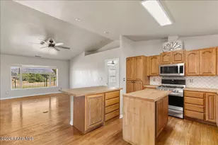 17313 E Lions Crossing, Dewey-Humboldt, AZ 86327 - Photo 14