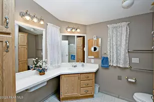 12110 E Obsidian Loop Rd, Dewey-Humboldt, AZ 86314 - Photo 10