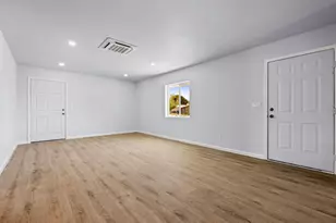 18278 S Frontier Rd, Peeples Valley, AZ 86332 - Photo 12