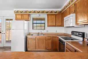 18420 S Peeples Valley Rd, Peeples Valley, AZ 86332 - Photo 16