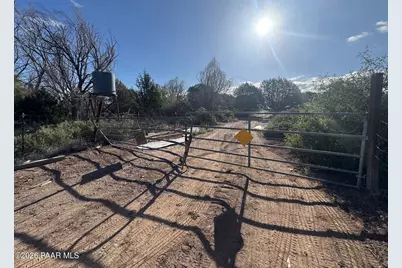 22925 N Mohawk Lane, Paulden, AZ 86334 - Photo 2