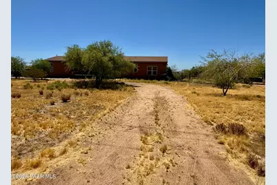 22455 W Hylton Way, Congress, AZ 85332 - Photo 2