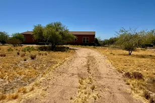 22455 W Hylton Way, Congress, AZ 85332 - Photo 2