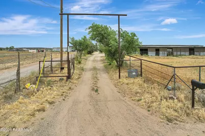 25055 N Naples Street, Paulden, AZ 86334 - Photo 1