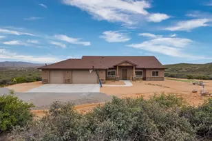 15935 E Lone Fox Trail, Dewey-Humboldt, AZ 86327 - Photo 2