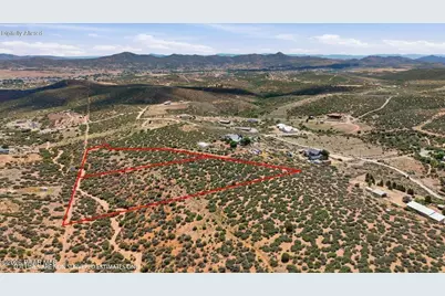 10560 E Rocky Hill Road, Dewey-Humboldt, AZ 86327 - Photo 1