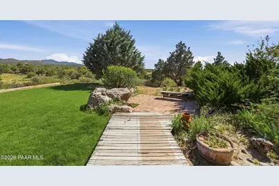10080 W Tough Country Trail, Skull Valley, AZ 86305 - Photo 22