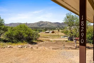 18290 S Niblick Dr, Peeples Valley, AZ 86332 - Photo 2