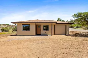 18290 S Niblick Dr, Peeples Valley, AZ 86332 - Photo 2