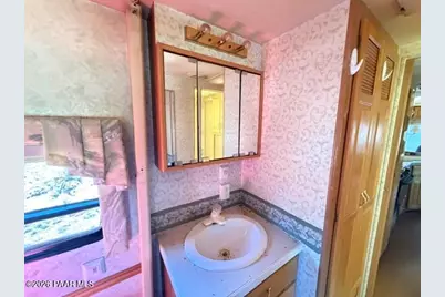 64550 N Flaming Star Drive, Seligman, AZ 86434 - Photo 18