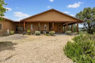 17495 W Ravens Nook, Peeples Valley, AZ 86332 - Photo 4