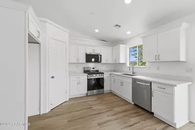 6065 N Dodge Drive, Prescott Valley, AZ 86314 - Photo 2