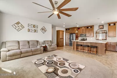 24460 N Marblehead Avenue, Paulden, AZ 86334 - Photo 2