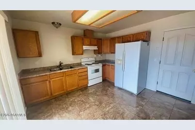 3211 N Bumblebee Drive, Prescott Valley, AZ 86314 - Photo 6