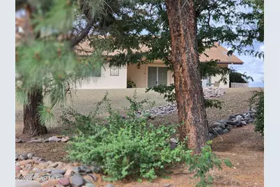 1086 N Broken Wagon Trail, Dewey-Humboldt, AZ 86327 - Photo 1